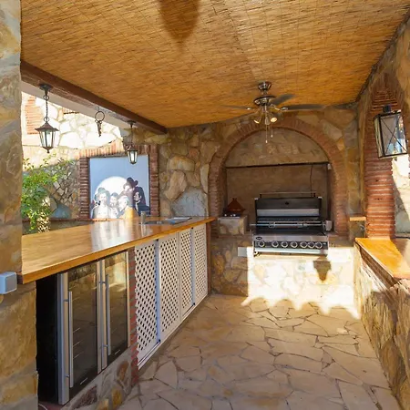Summer Offers! Fabulous Luxury Near The Sleeps 8