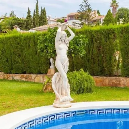 Summer Offers! Fabulous Luxury Near The Sleeps 8 Бенальмадена