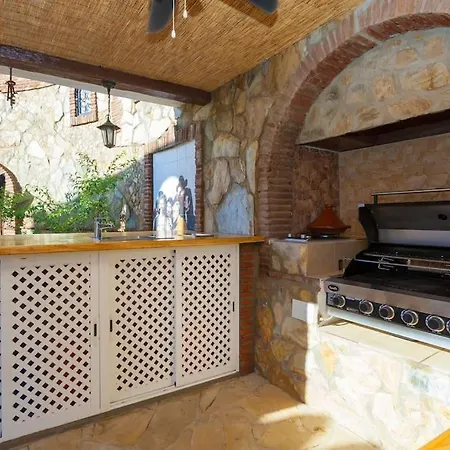 Summer Offers! Fabulous Luxury Near The Sleeps 8 *