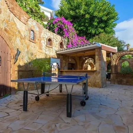 Summer Offers! Fabulous Luxury Near The Sleeps 8 Вилла