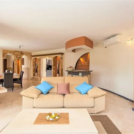 Summer Offers! Fabulous Luxury Near The Sleeps 8