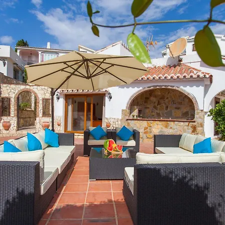 Summer Offers! Fabulous Luxury Near The Sleeps 8 Villa Benalmádena