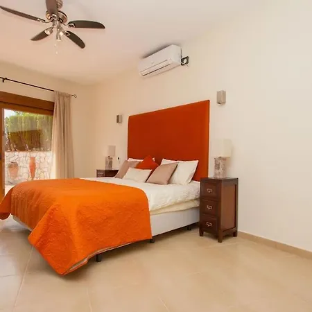 Summer Offers! Fabulous Luxury Near The Sleeps 8 Villa Benalmádena