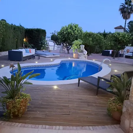 Summer Offers! Fabulous Luxury Near The Sleeps 8 Villa *